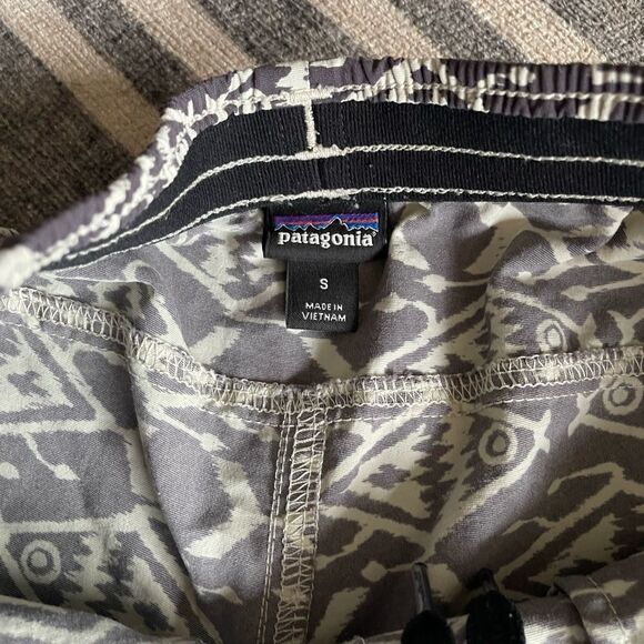 Patagonia ikat fish print baggies. Small - Picture 6 of 9